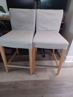 2 Bar Stools