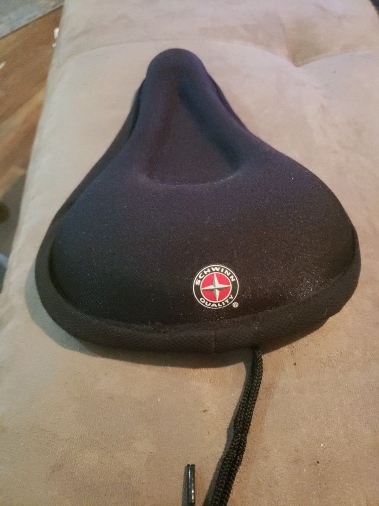 Schwinn Bicycle Schwinn Sport Memory Foam Bicycle Seat Cover Standard Size - Black