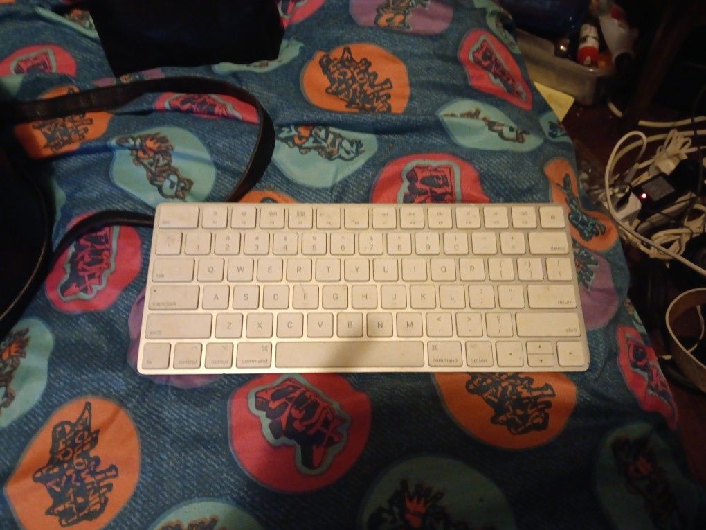 Apple Bluetooth Keyboard