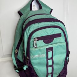 Multiple compartments bookbag