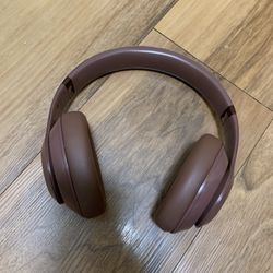 Beats Studio Pro (Noise Cancellation) 