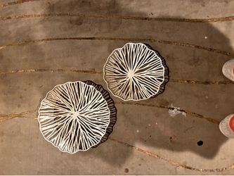 White wall decorations