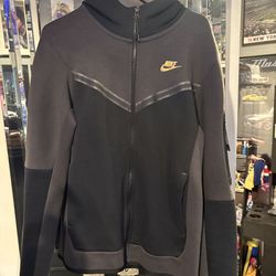 Nike tech “black and gold” mens size small