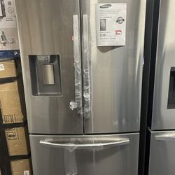 Samsung French Door Refrigerator With Water And Ice Dispenser In Stainless Steel 