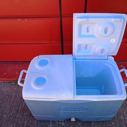 Rubbermaid 50 Quart Cooler With Handle And Wheels 
