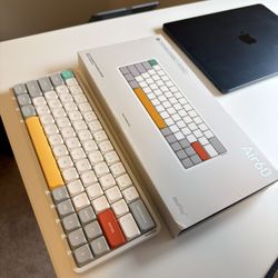 NuPhy Air60 V2 Ionic White Aloe Switch