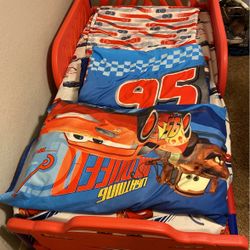 Cama  De Cars Para Nińo Con Todo Lo Que Se Ve Incluido 