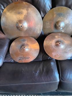 Zildjian cymbal set w/case