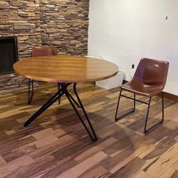 Round Wooden Modern Table And Chairs (5)