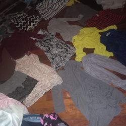 Ladys ClOthes Size Medium Buying Everything Shown