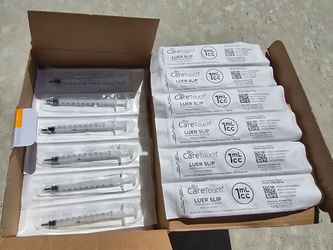 Box of 1ml disposable syringes
