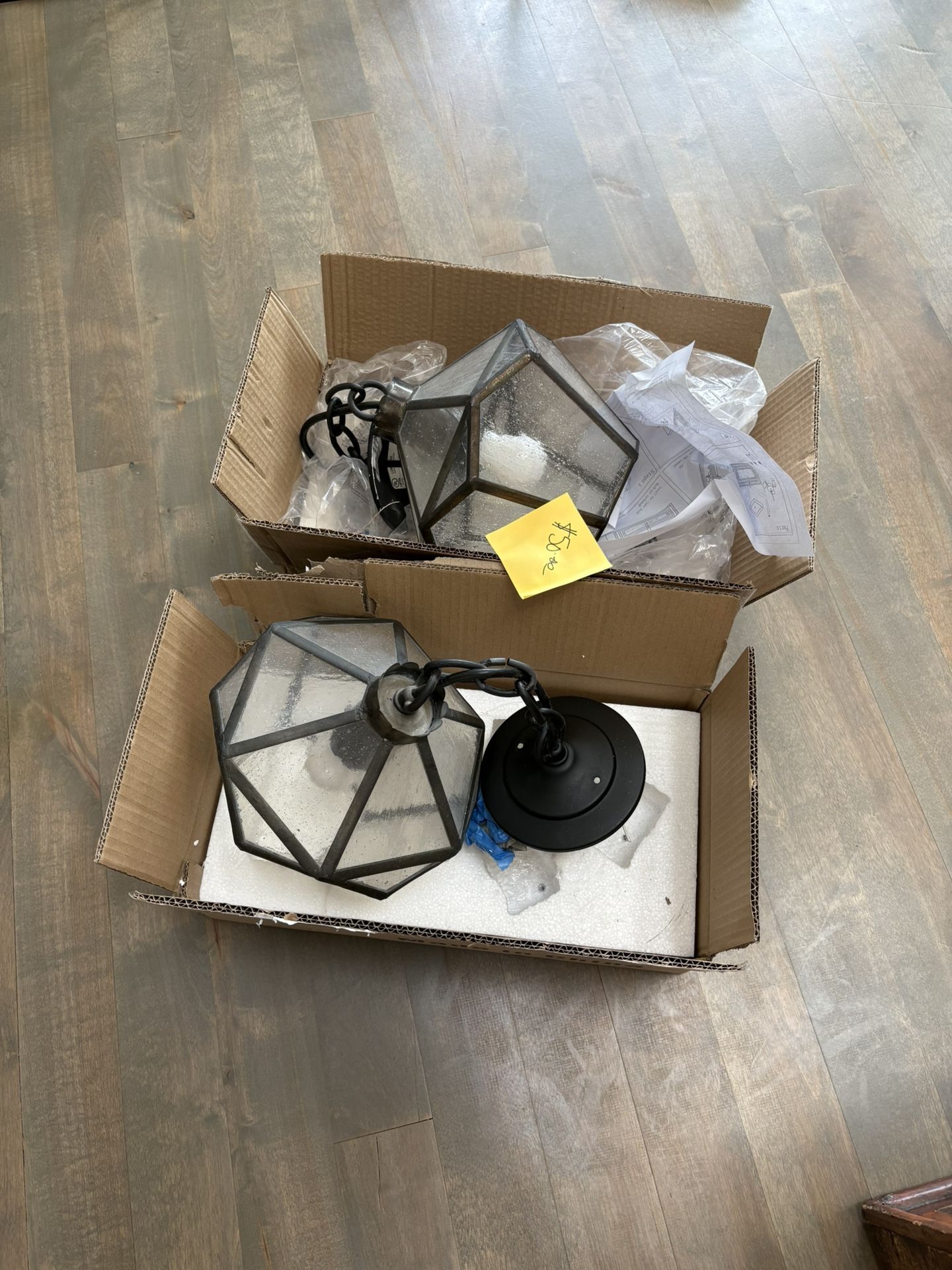 2 Light Fixtures