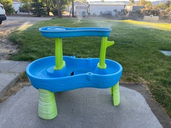 Step 2 Outdoor Water Play Table