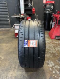 325/35/22 MICHELIN PILOT SPORT 4S (1 TIRE ONLY USED)