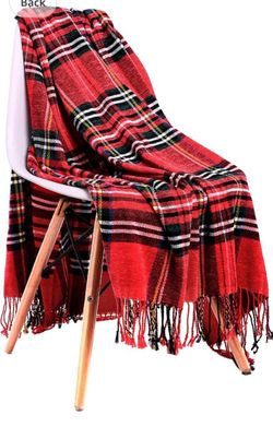 Chenille Throw Blanket, Extra Soft Cozy Knitted Decorative Blanket