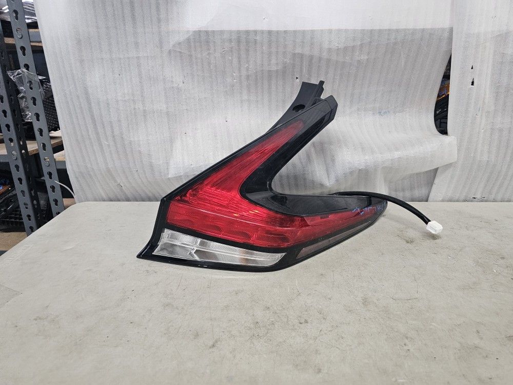 Right Tail Light Nissan Leaf 2018 2019 2020 