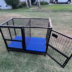50 inch foldable stackable kennel with plastic trays with separator 