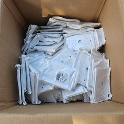 140 Pcs Leviton 88017 Phone/cable 0.625" Dia 1-Gang White Wall Plate Lot of 5, New