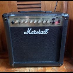 Marshall MG 15 DFX Series 15 Watts 