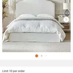 Christoph White Wood Frame

King Platform Bed with Upholstered Headboard
