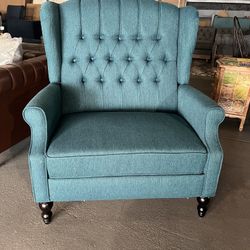Wingedback Wide Recliner 