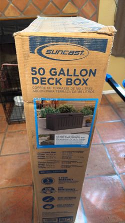 Suncast 50 Gallon Deck Box 