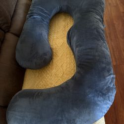 Pregnancy Pillow