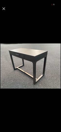 Modern style wood desk