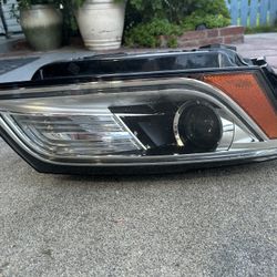 2013-2017 Audi Q5 Left Headlight 