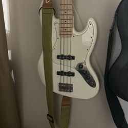 Squier Jazz Bass 