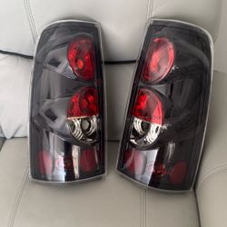 Chevy Silverado 99-06 Tail Lights