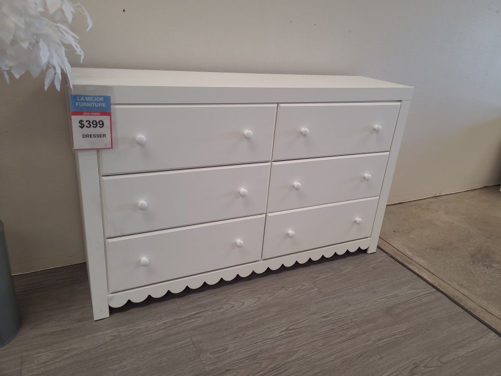 Dresser/New / $250/ Last One