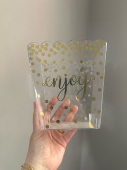 Set of 5 Gold Medium Scalloped Plastic Containers 6 inches long