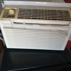 AC Window Unit