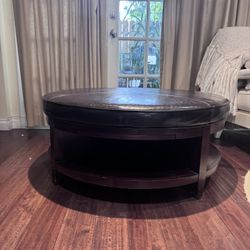 Round Coffee Table With A Lot Of Storage