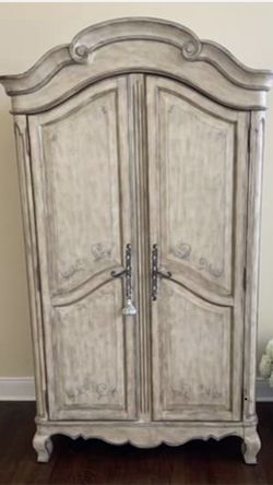 Beautiful armoire!