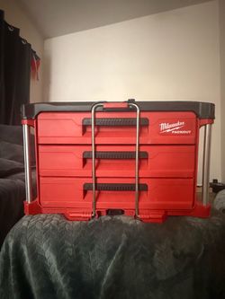 Milwaukee 3 drawer packout tool box
