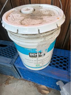 Used light grey paint still has a lot