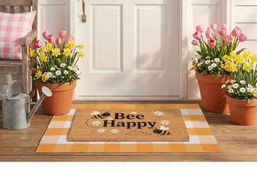 Bee Happy Doormat with two bees and white daisies #coconut #welcome