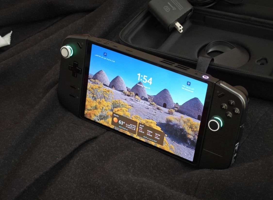 Lenovo Legion Go Z1 Extreme 1TB – Handheld Beast | 8.8” QHD+ | Open Box