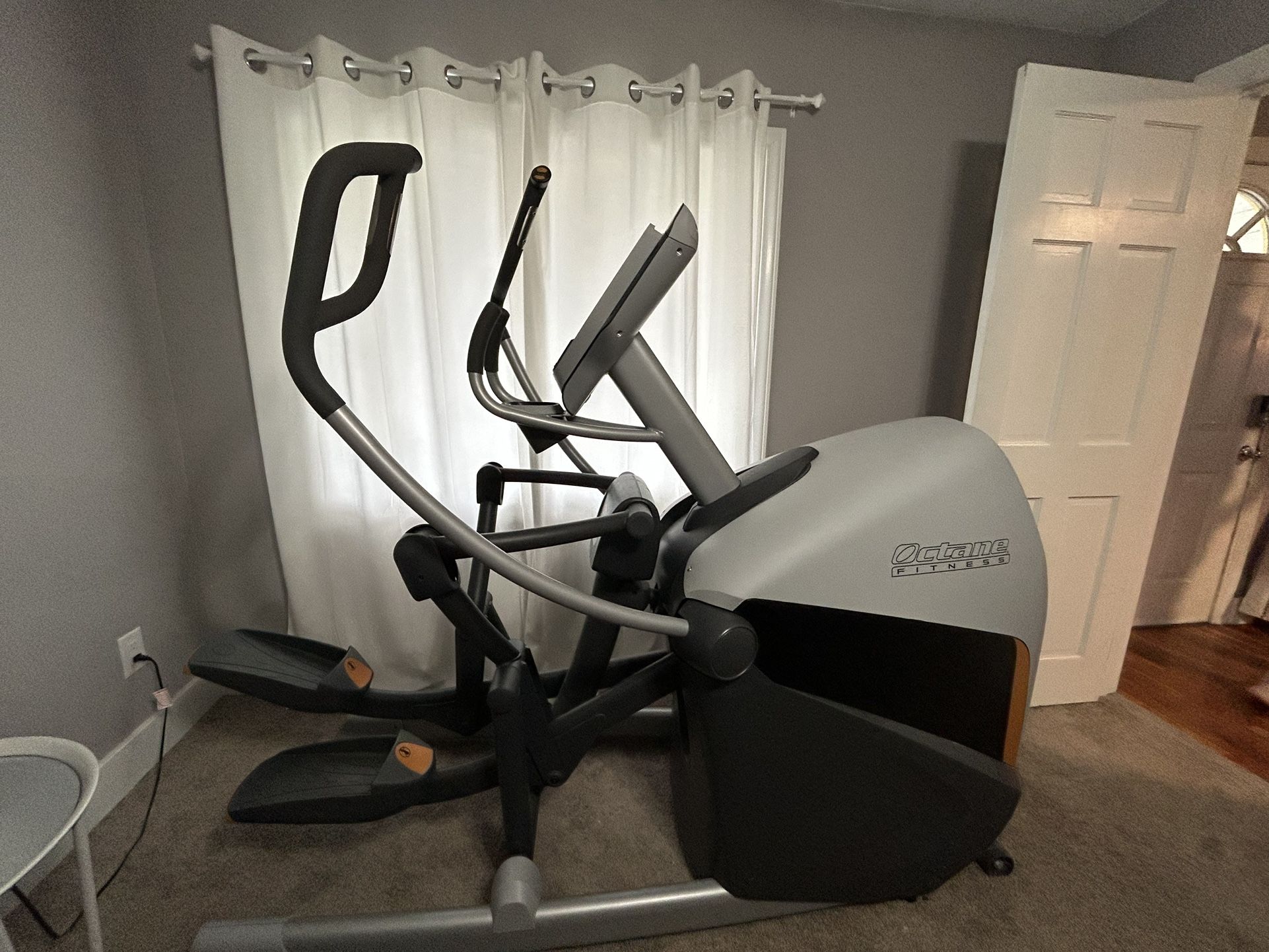 Octane Cross Trainer Elliptical