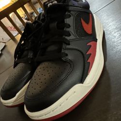 Jordan Stadium 90 Women’s. Size 7.5 / 6Y 