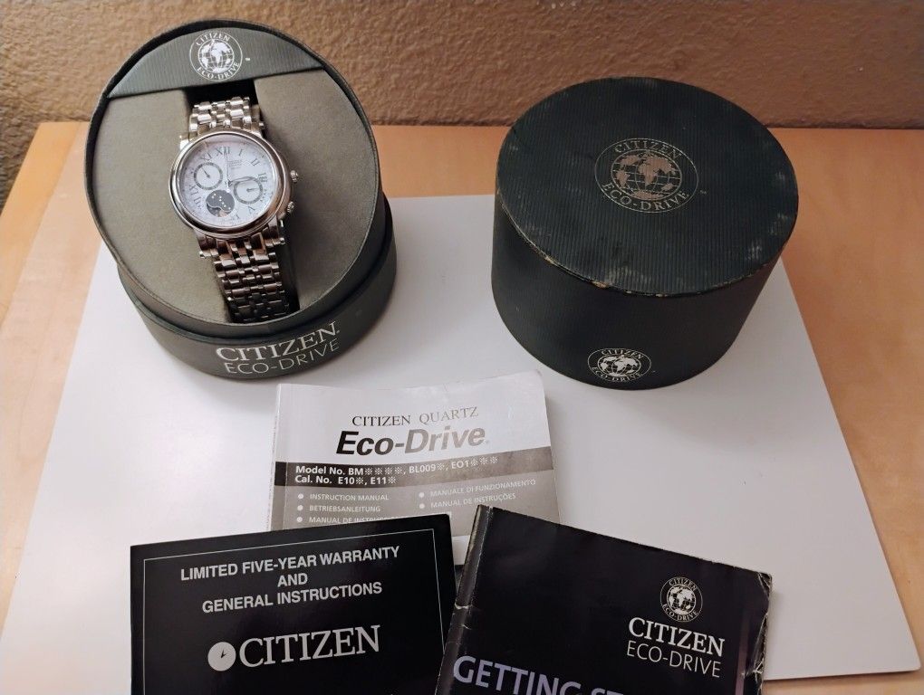 Vintage Citizen Eco-Drive Roman Numeral White Face Moon Phase Men's Watch