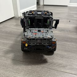 MERCEDES BENZ ZETROS TRIAL TRUCK (LEGO)