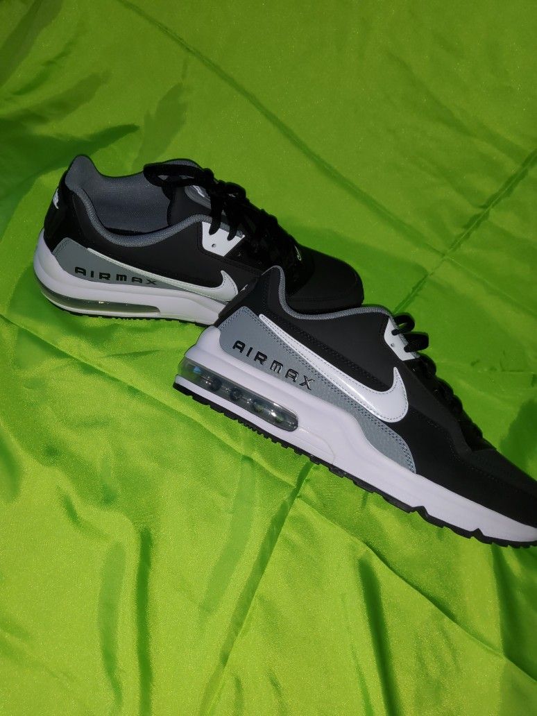 Brand New NIKE AIR MAX LTD 3'S,,,size  10.5 'S...
