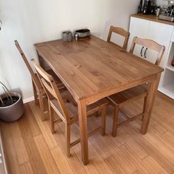 Dining Table with 4 Chairs. Solid Wood. 49x29x29h
