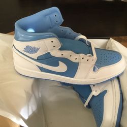 New Men’s Air Jordan 1 Mid SE size 11