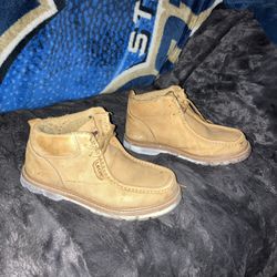 LEOR -tan Wallabee shoes.  Boot style .  Size: 9.5 