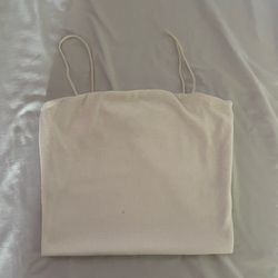 White spaghetti strapped crop top 🎀