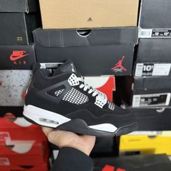 Jordan White Thunder 4s size 10 VNDS 